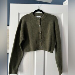 Zara Olive Green Women's Cropped Sweater